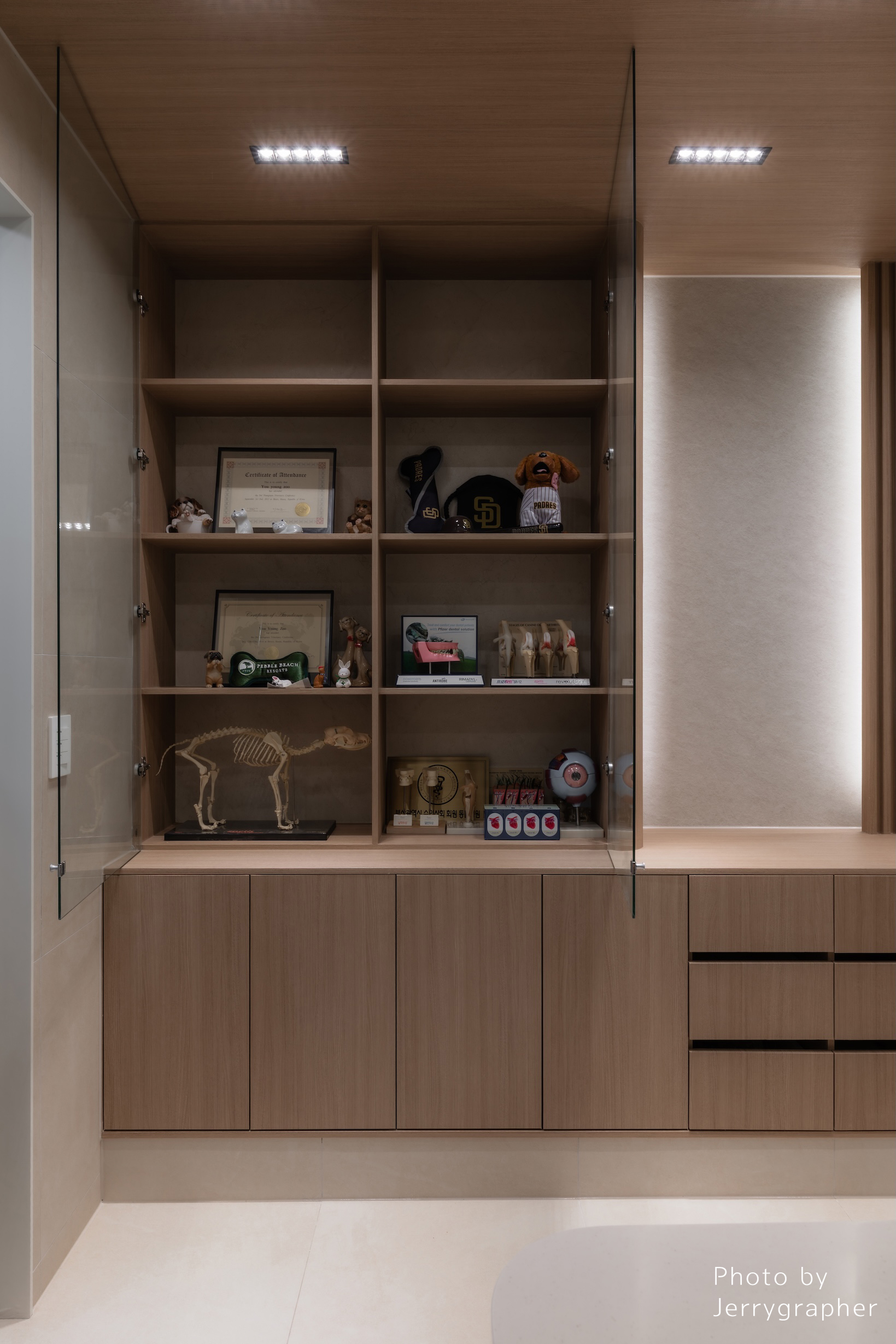 순 동물병원 진료실 캐비넷